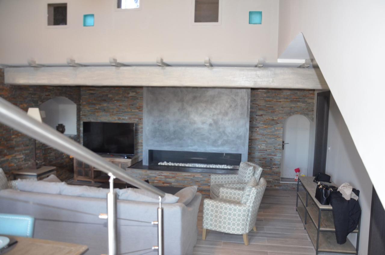 Belle Maison Avec Piscine Dans Les Hauteurs A Saint Raphael ภายนอก รูปภาพ
