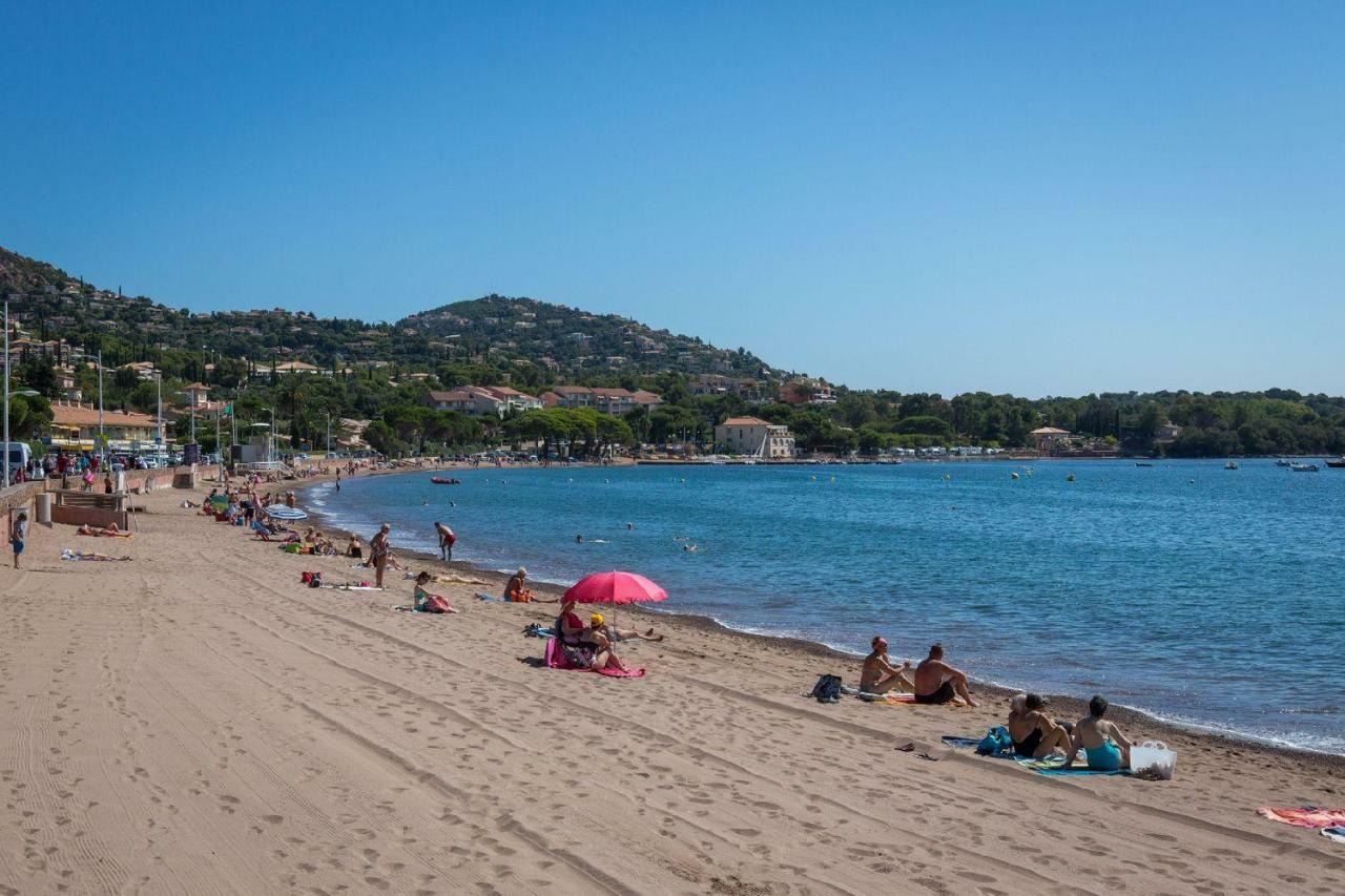 Belle Maison Avec Piscine Dans Les Hauteurs A Saint Raphael ภายนอก รูปภาพ
